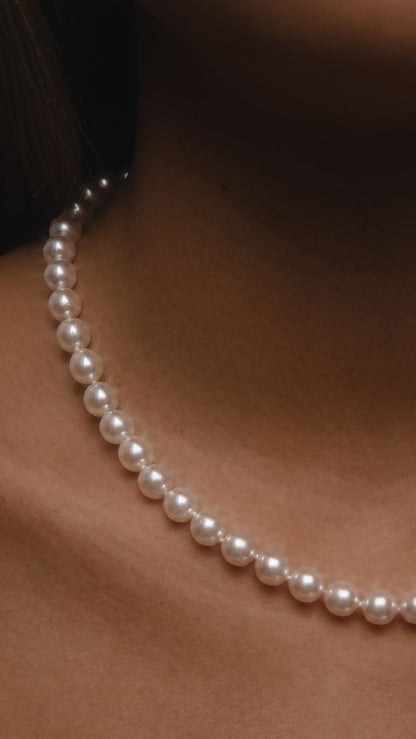 Old Money White Pearl Necklace