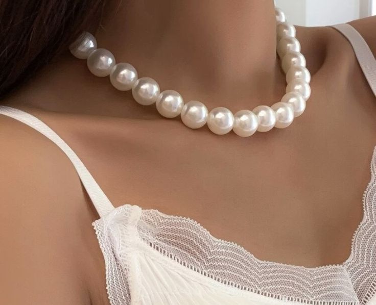 Old Money White Pearl Necklace